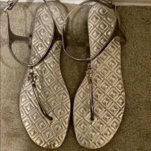 Tory Burch Marion Quilted Sandal in Gold Size 10